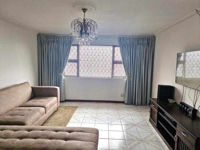 6 Bedroom Property for Sale in Cravenby Western Cape